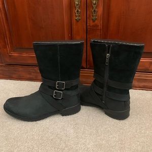 Ugg Waterproof Lorna Boots Size 8.5